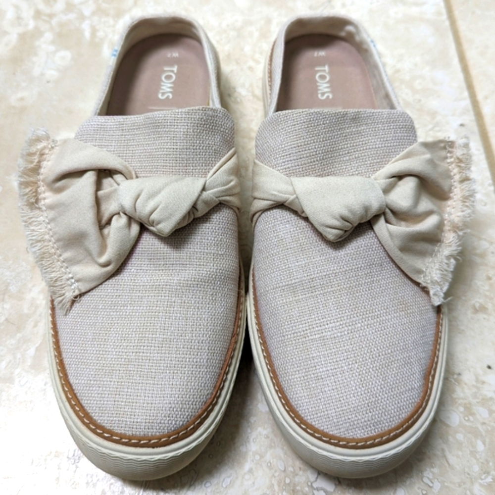 Toms NWOB Sunrise Beige Canvas Slip On Flats Mule Shoes in W7